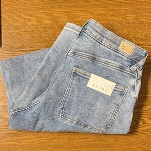 Saige Barrel Jeans NWT